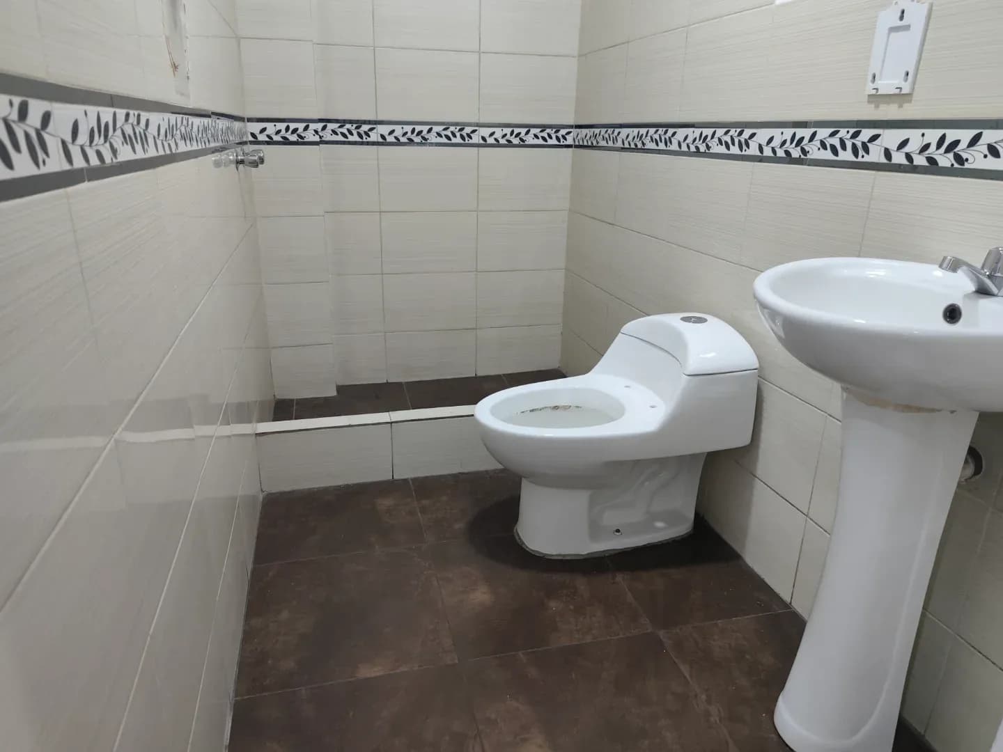 ALQUILO LOCAL DE 150 M2 IDEAL RUBRO ESTÉTICA AV CANADA – foto 10
