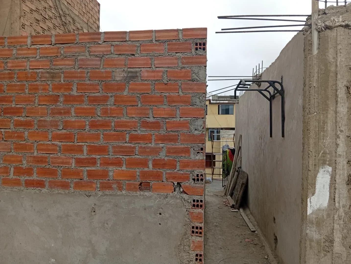VENTA DE AIRES INDEPENDIZADOS CON AVANCE DE CONSTRUCCIÓN – LA CALERA, SURQUILLO – foto 6