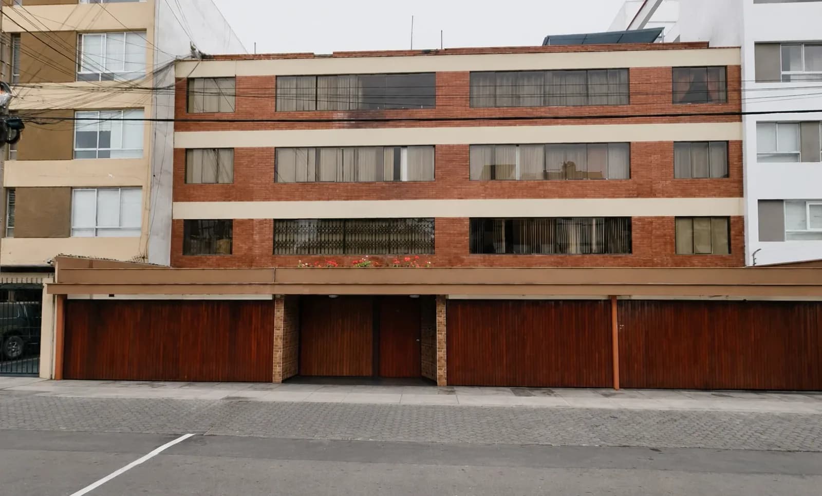 ✨ Vendo Acogedor Departamento con Vista al Parque en San Isidro – Cochera para 2 Autos – foto 7