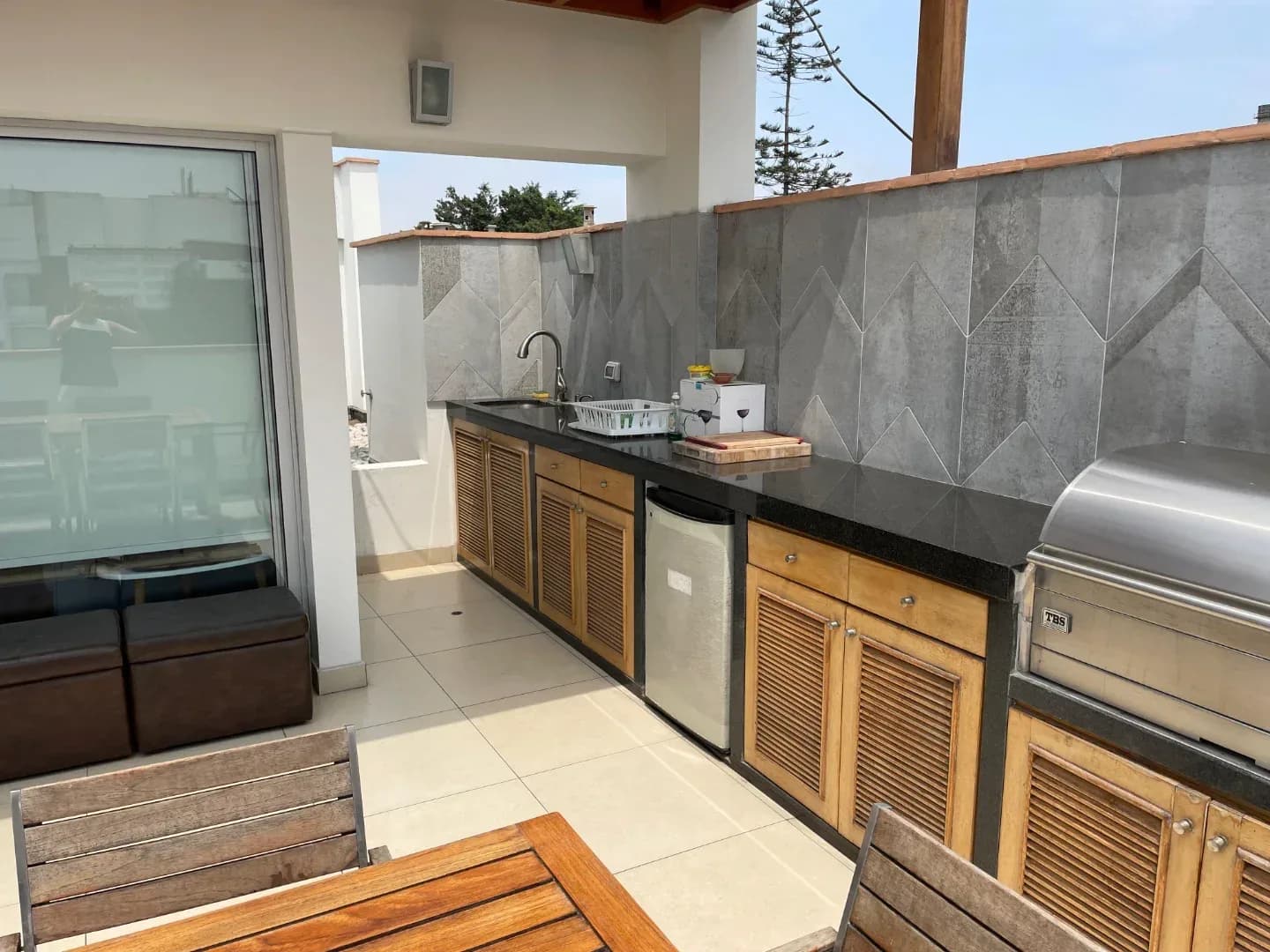 Departamento amplio en Miraflores con Terraza y vista al parque – foto 7