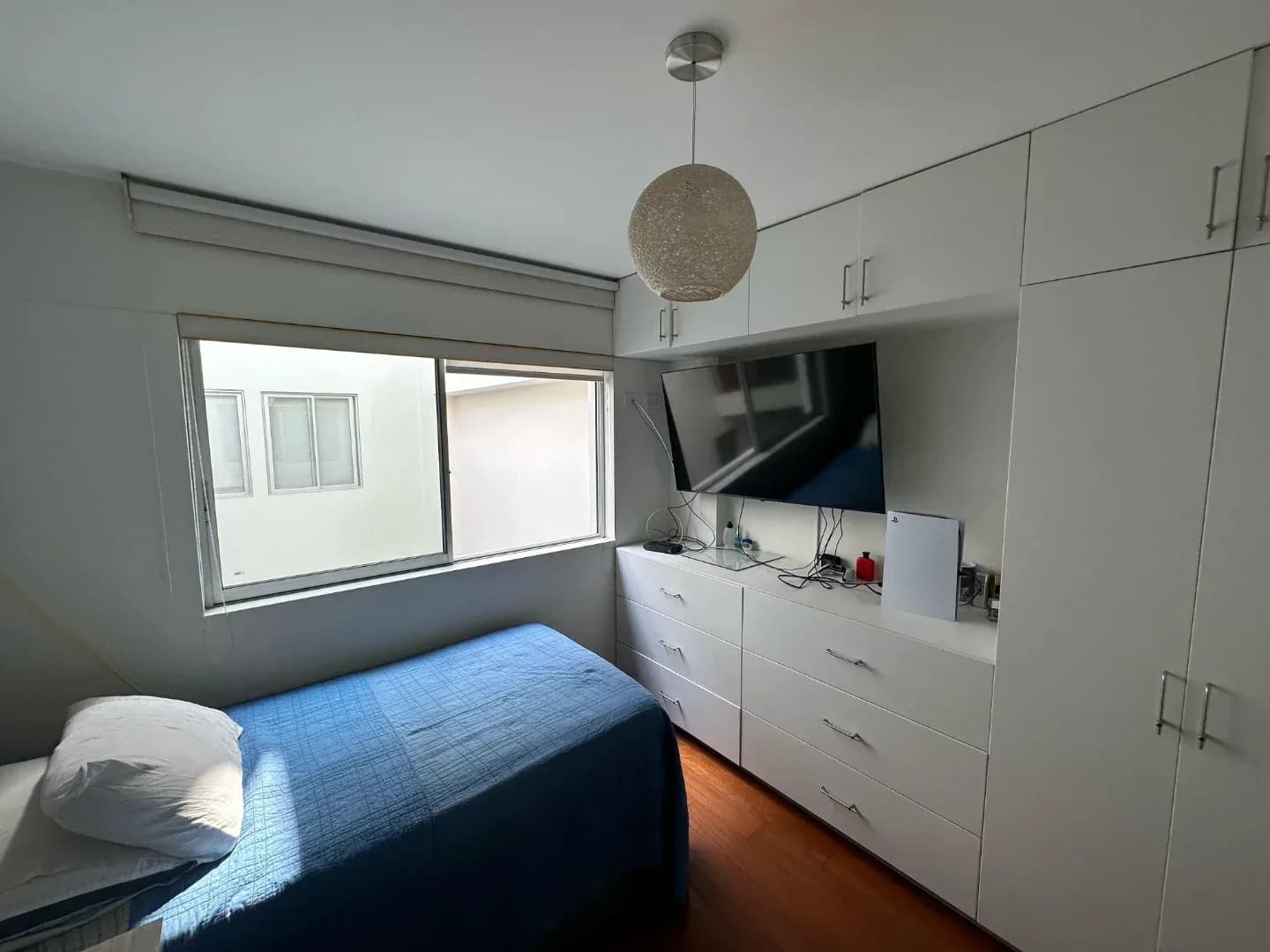 Departamento amplio en Miraflores con Terraza y vista al parque – foto 3