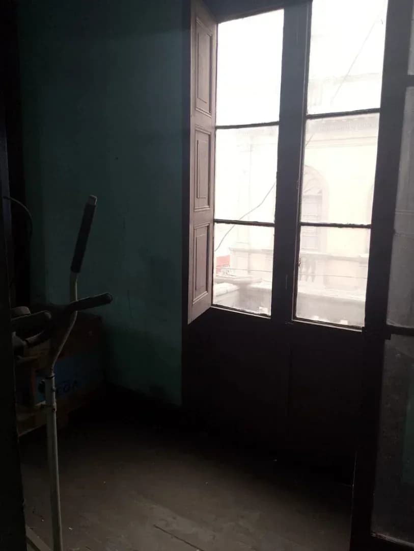 Venta de Inmueble Comercial / Almacén– Excelente Ubicación en Cercado Propiedad de Dos Niveles. Con gran potencial comercial, ubicada en una zona estratégica y de alto tránsito. Ideal para inversionistas, comercio, oficinas, almacén o vivienda con negocio – foto 8