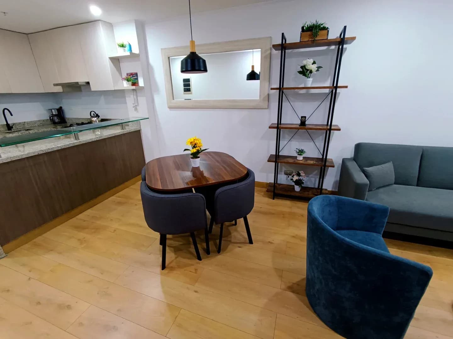 CÉNTRICO DEPARTAMENTO..AMOBLADO !! – foto 3