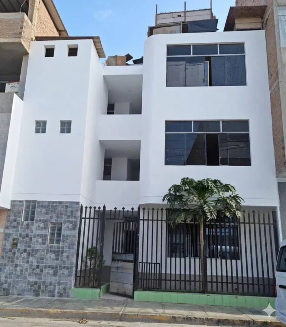 CASA EN VENTA PARA HOSTAL / HOSPEDAJE EN CHICLAYO - LA VICTORIA