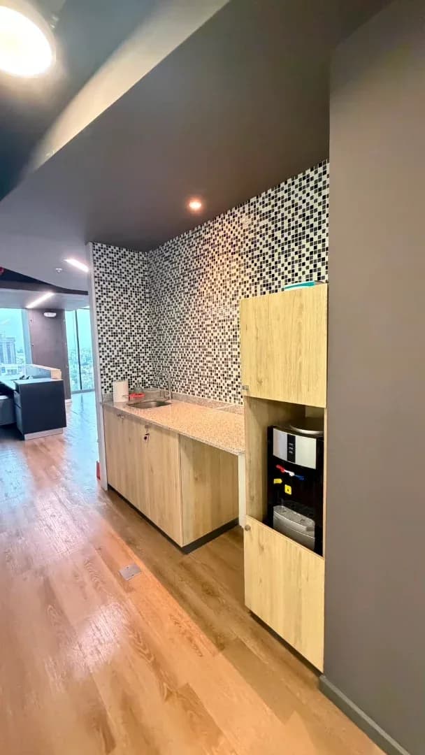 SE VENDE EXCLUSIVA OFICINA CORPORATIVA – PISO COMPLETO EN SAN ISIDRO . Ichma Edificio Corporativo (totalmente equipada) – foto 10