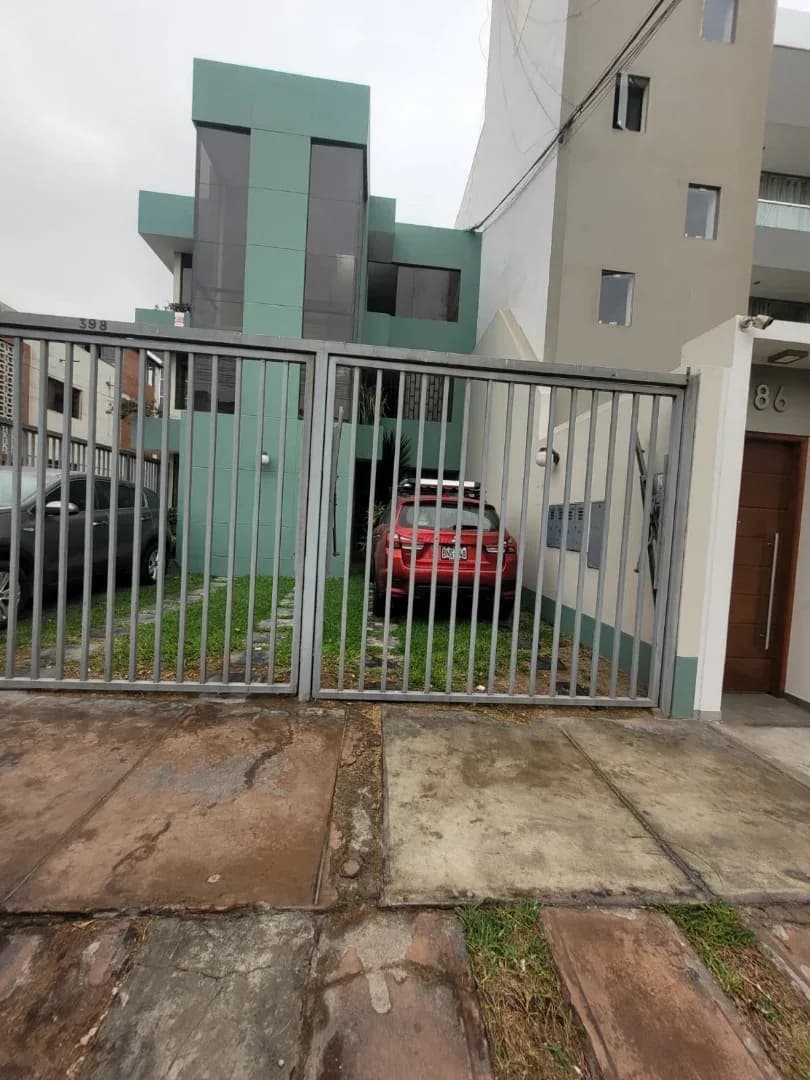 🏡 EN VENTA – AMPLIO DEPARTAMENTO EN SURCO, Alt. Cdra 11 de La Encalada – foto 2