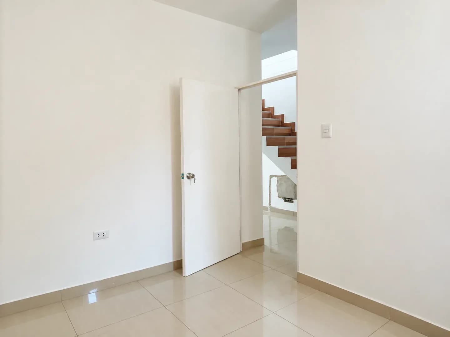 ¡OPORTUNIDAD ÚNICA! 2 CASAS EN UN SOLO INMUEBLE – IDEAL PARA VIVIR E INVERTIR – foto 4