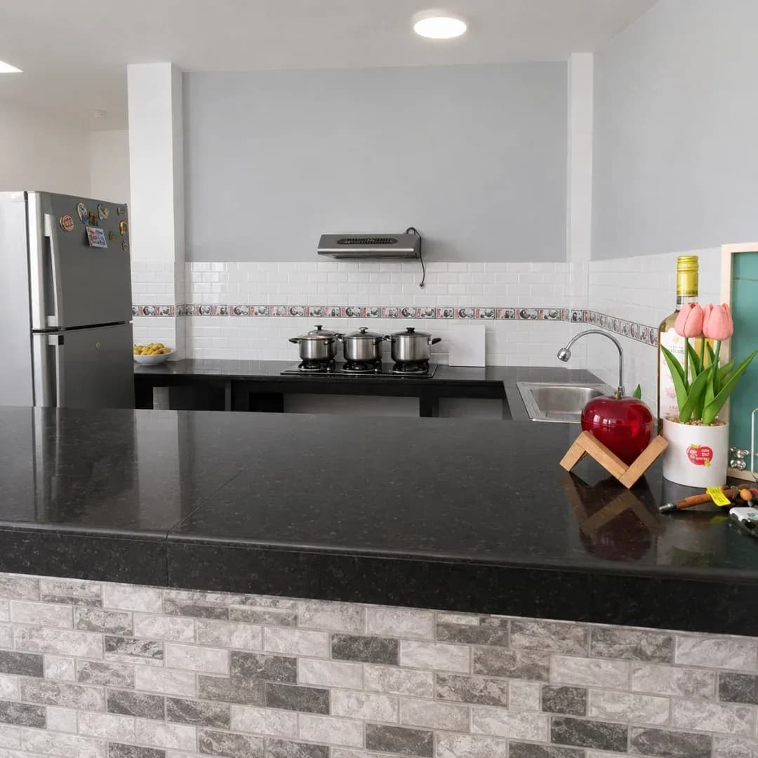¡OPORTUNIDAD ÚNICA! 2 CASAS EN UN SOLO INMUEBLE – IDEAL PARA VIVIR E INVERTIR – foto 3